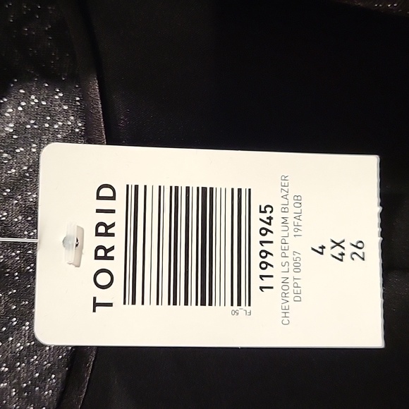 NWT TORRID Size 4 Studio Uptown Prem. Ponte Black Chevron Stretch Peplum Blazer - Picture 8 of 8